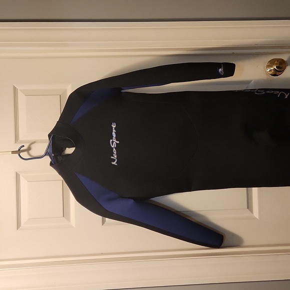 Wetsuit - Picture 6 of 7